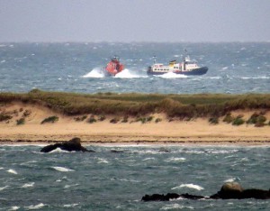 Lifeboat Spirit of Guernsey arriving in Big Russel to take tow from Bon Mairn de Serk 24-10-15 Pic by Tony Rive (2)