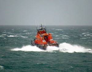 Lifeboat Spirit of Guernsey leaving St Peter Port on a shout to the West coast 22-12-15 Pic by Tony Rive (7)